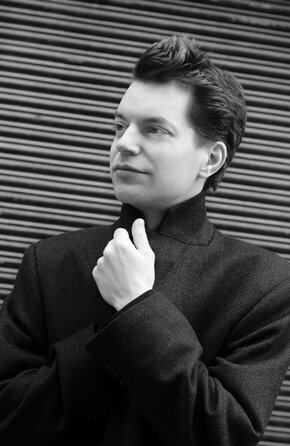 © Benjamin Ealovega