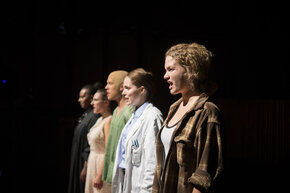 Der Abschlussjahrgang Schauspiel präsentiert sich © David Payr