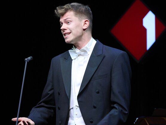 Felix Fügner beim Jubiläumskonzert 2024. Foto © Klaus Titzer/ORF 