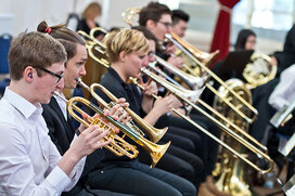 Blasinstrumente und Schlagwerk