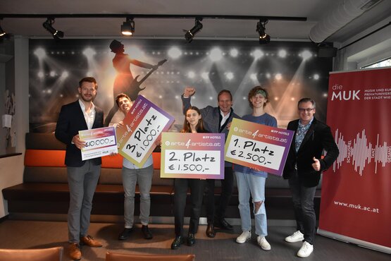 v. l. n. r.: Univ.-Prof. Lars Seniuk, Borna Pehar, Nina Feldgrill, IPP-Hotels-Geschäftsführer Alexander Ipp, Florian Kastenberger und arte4artists-Projektleiter Michael Frödrich © Lisa Schober