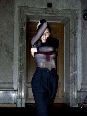 Farah Deen in „Urban Luzifer“ © Armin Bardel