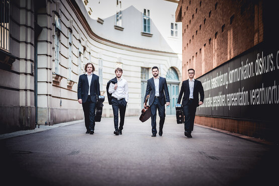 VienElly © Damian Possé