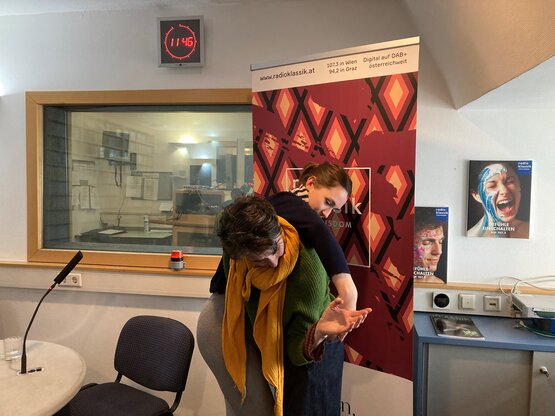 Esther Balfe und Anna Zesakes im Radio Klassik-Studio © Marion Eigl