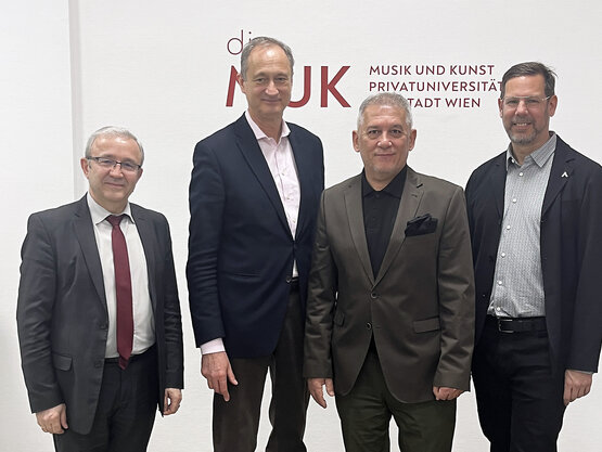 Besuch der Vertreter der albanischen Botschaft Österreich v.l.n.r.: Artan Canaj, Andreas Mailath-Pokorny, Fate Velaj und Dieter Boyer © MUK