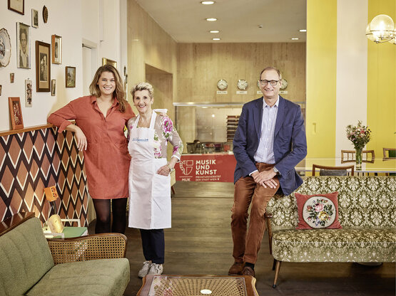 Vollpension-GF Hannah Lux, Frau Marianne und Rektor Andreas Mailath-Pokorny © Mark Glassner 