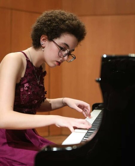 Porträt von Sezin Ege Kabaklı